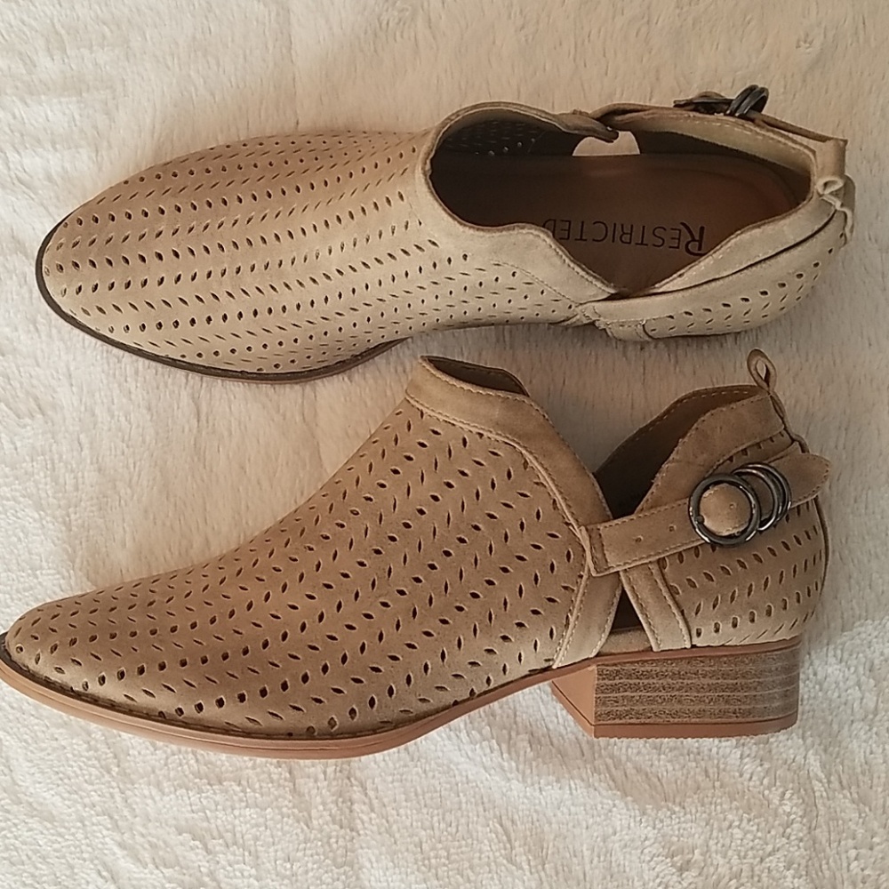 Restricted spring booties